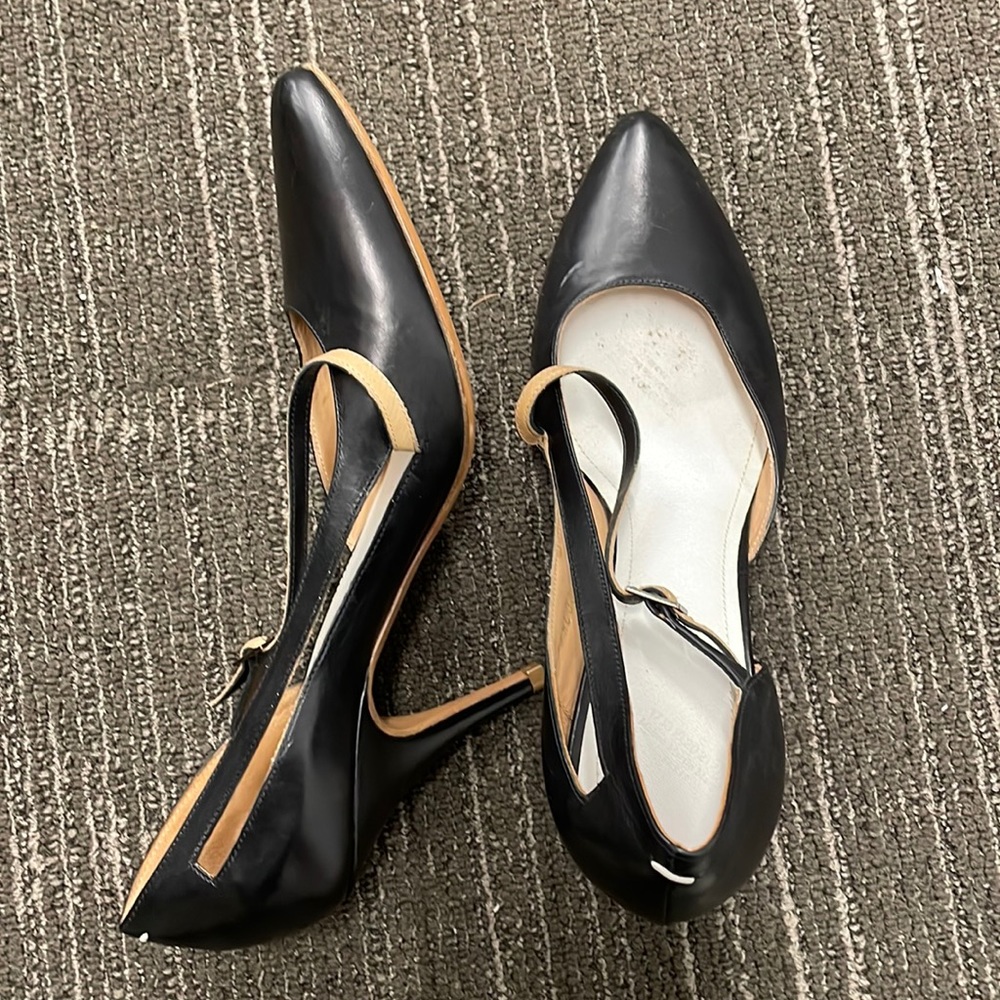 Maison Martin Margiela Leather Cutout Accent D’Orsay Pumps